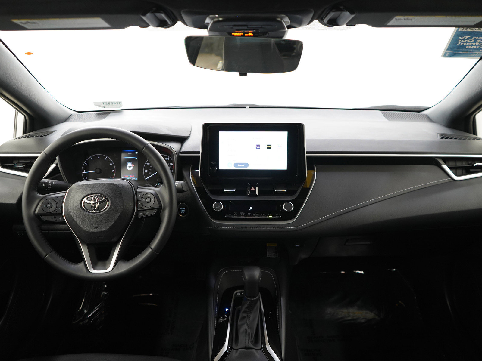 Used 2024 Toyota Corolla SE w/ SE Package FWD image 13