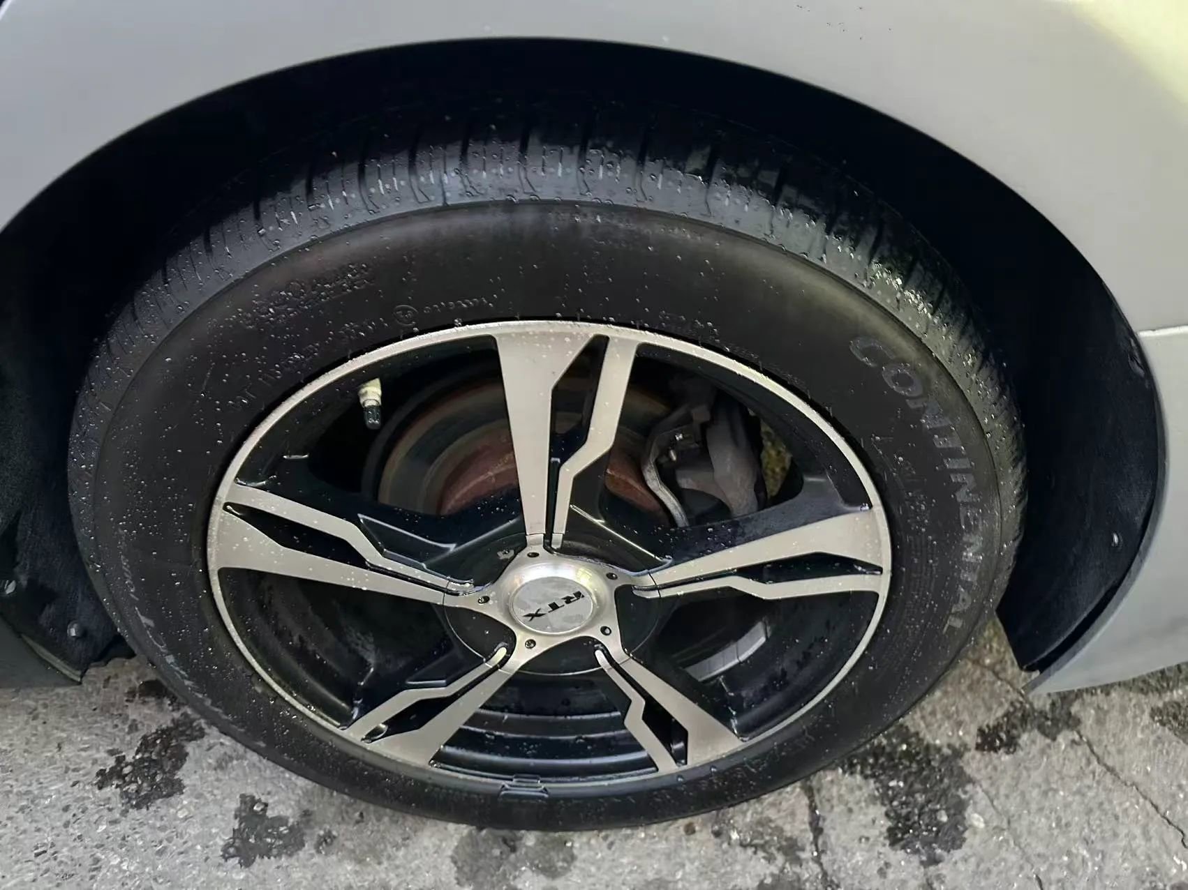 Used 2018 Toyota Camry XSE FWD image 12