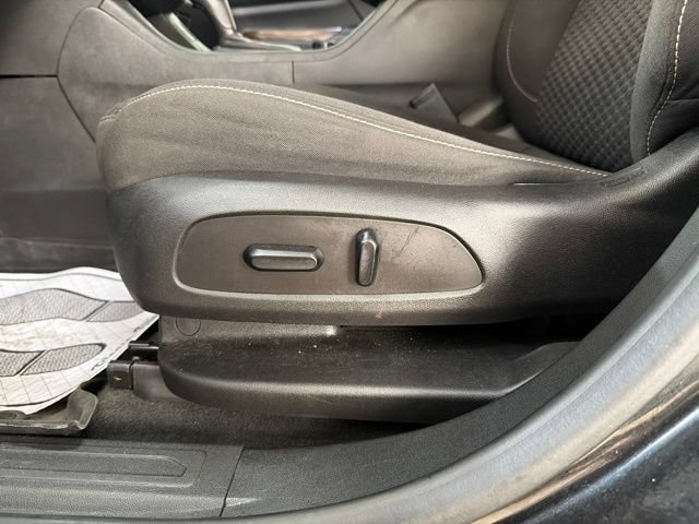 Used 2019 GMC Acadia SLE w/ LPO, Black Accent Package FWD image 13