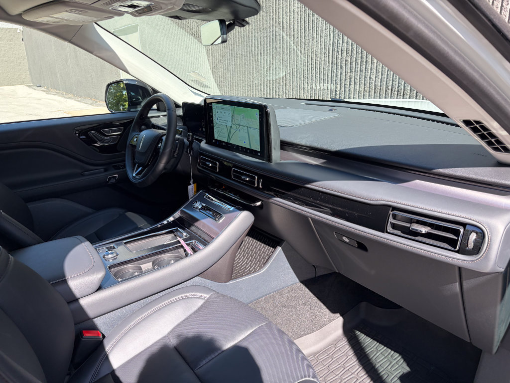 New 2027 Lincoln Aviator AWD image 30