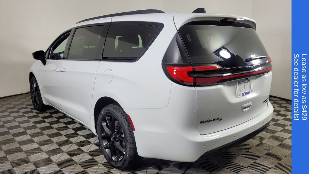 New 2026 Chrysler Pacifica Limited w/ S Appearance Package image 5