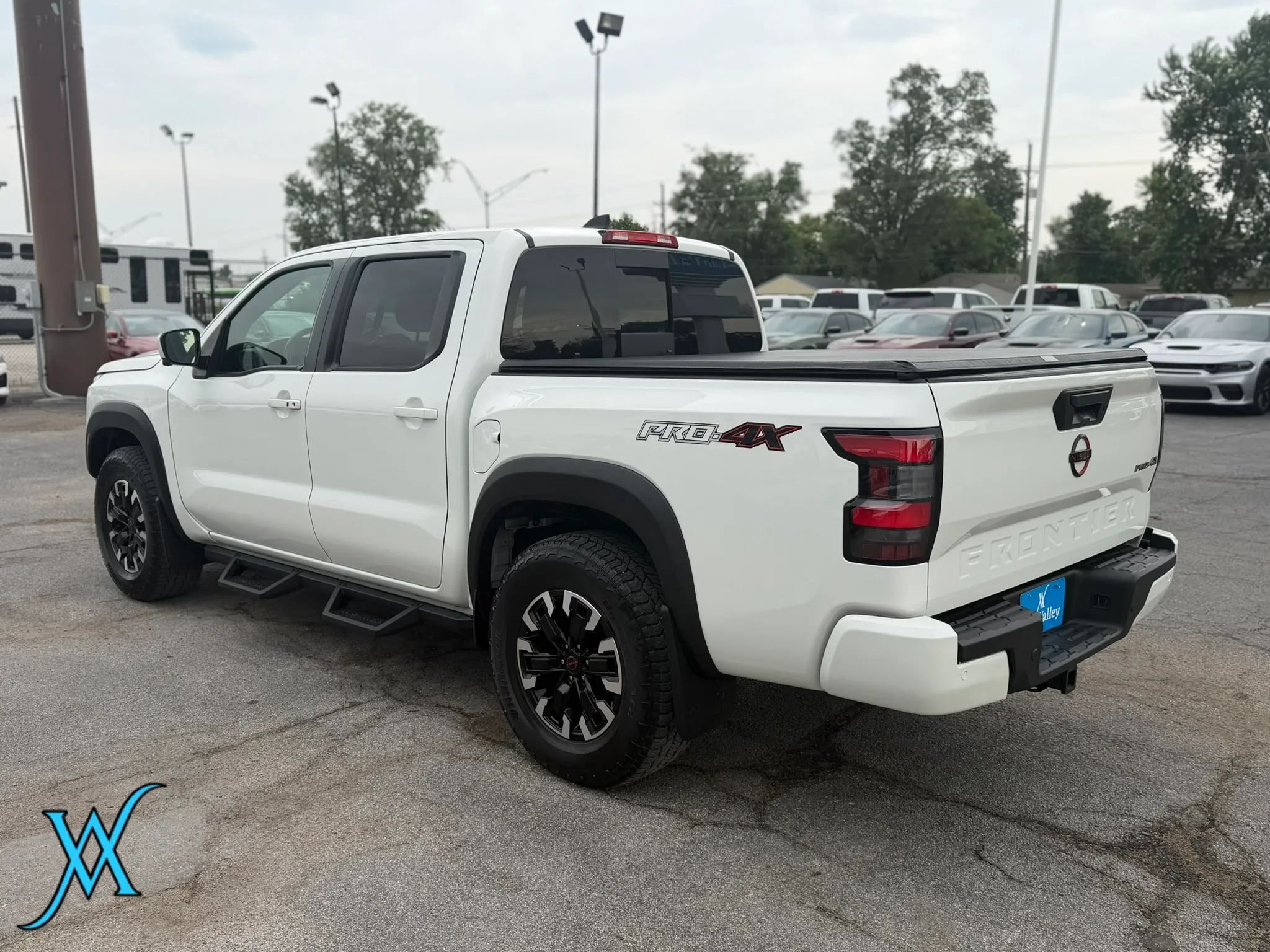 Used 2023 Nissan Frontier PRO-4X w/ Pro Convenience Package AWD/4WD image 5