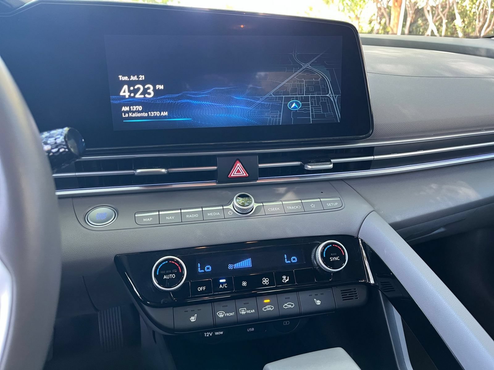 Used 2025 Hyundai Elantra SEL FWD image 17