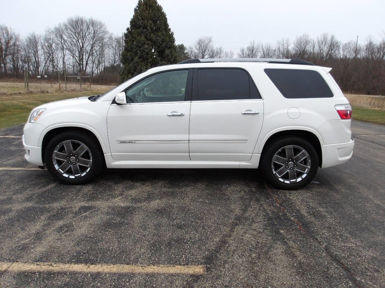 Used 2011 GMC Acadia Denali image 11