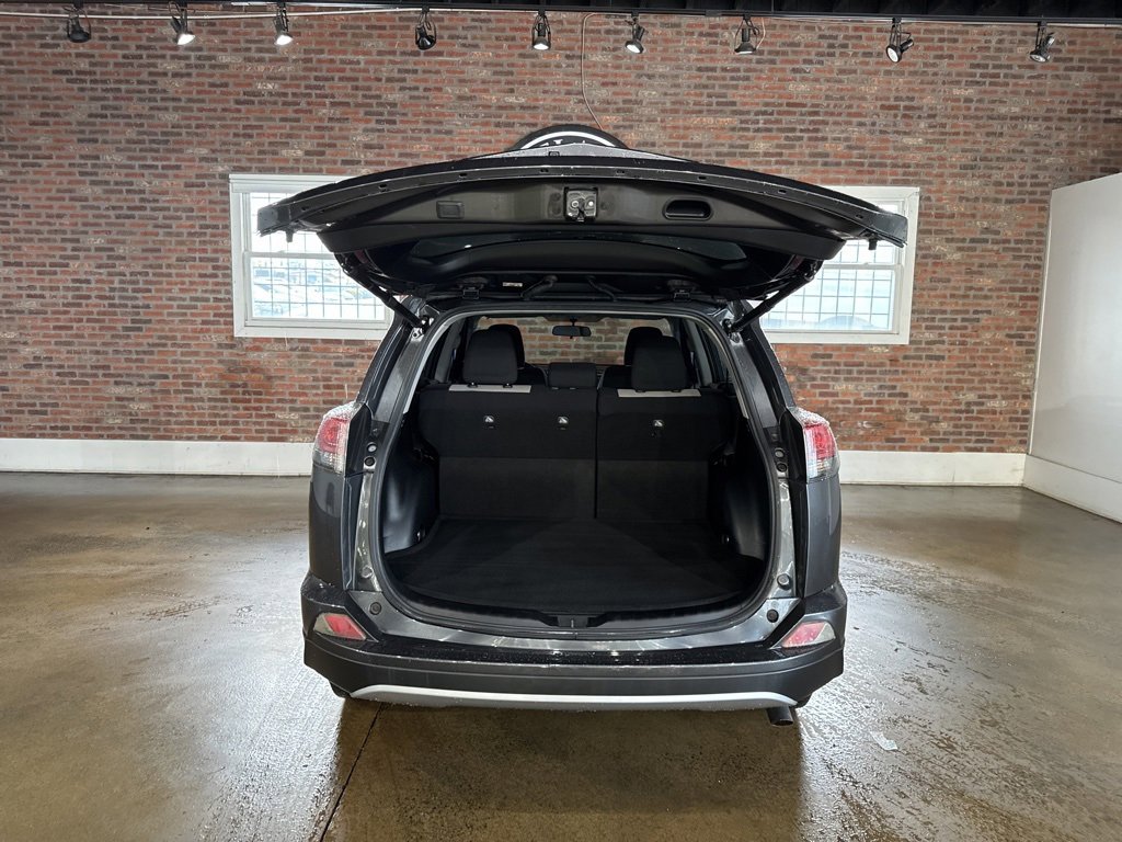 Used 2016 Toyota RAV4 XLE image 40