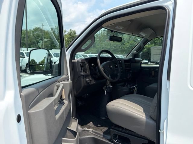 New 2026 Chevrolet Express 3500 w/ Driver Convenience Package RWD image 16