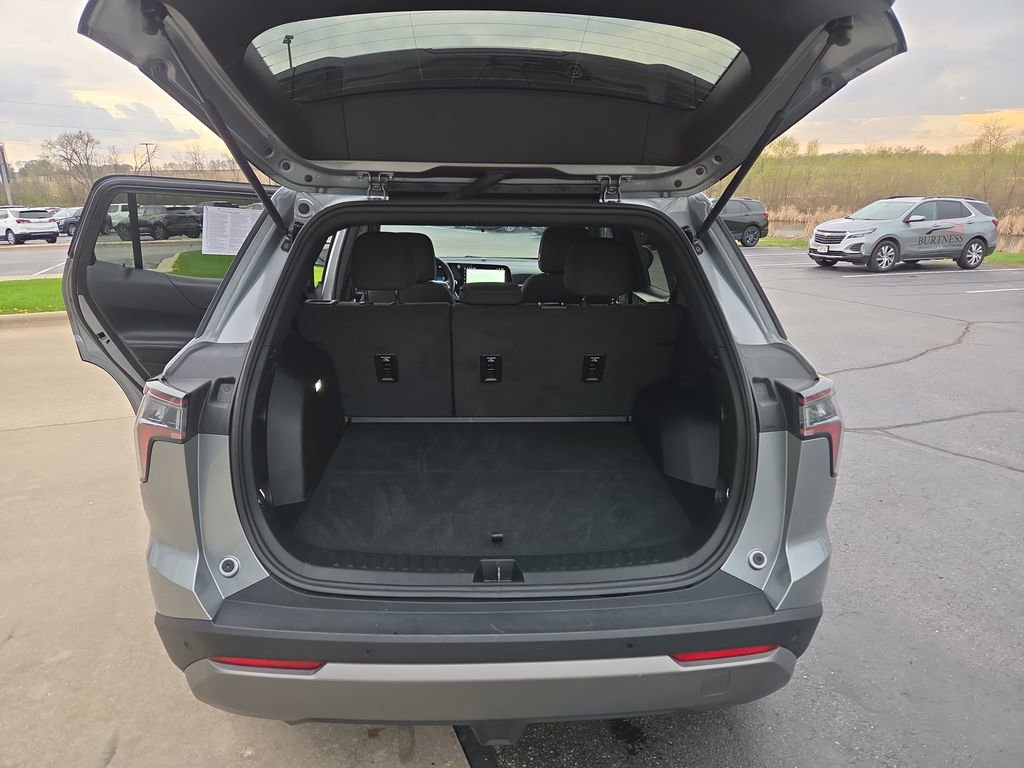 Certified 2025 Chevrolet Equinox LT FWD image 25