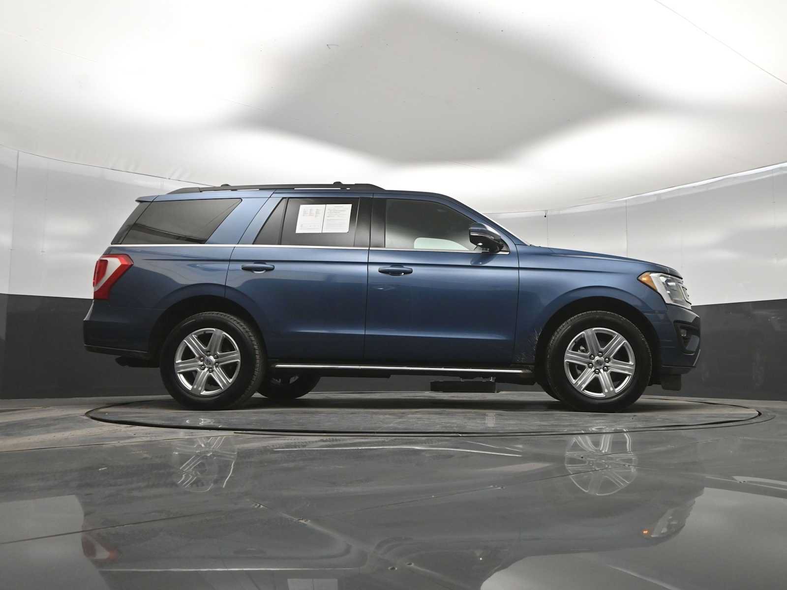 Used 2020 Ford Expedition XLT w/ Equipment Group 202A AWD/4WD image 40