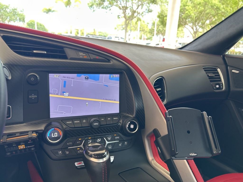 Used 2015 Chevrolet Corvette Z06 w/ 3LZ Preferred Equipment Group image 11