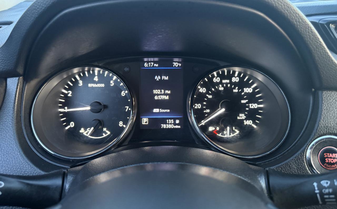 Used 2018 Nissan Rogue SV image 14