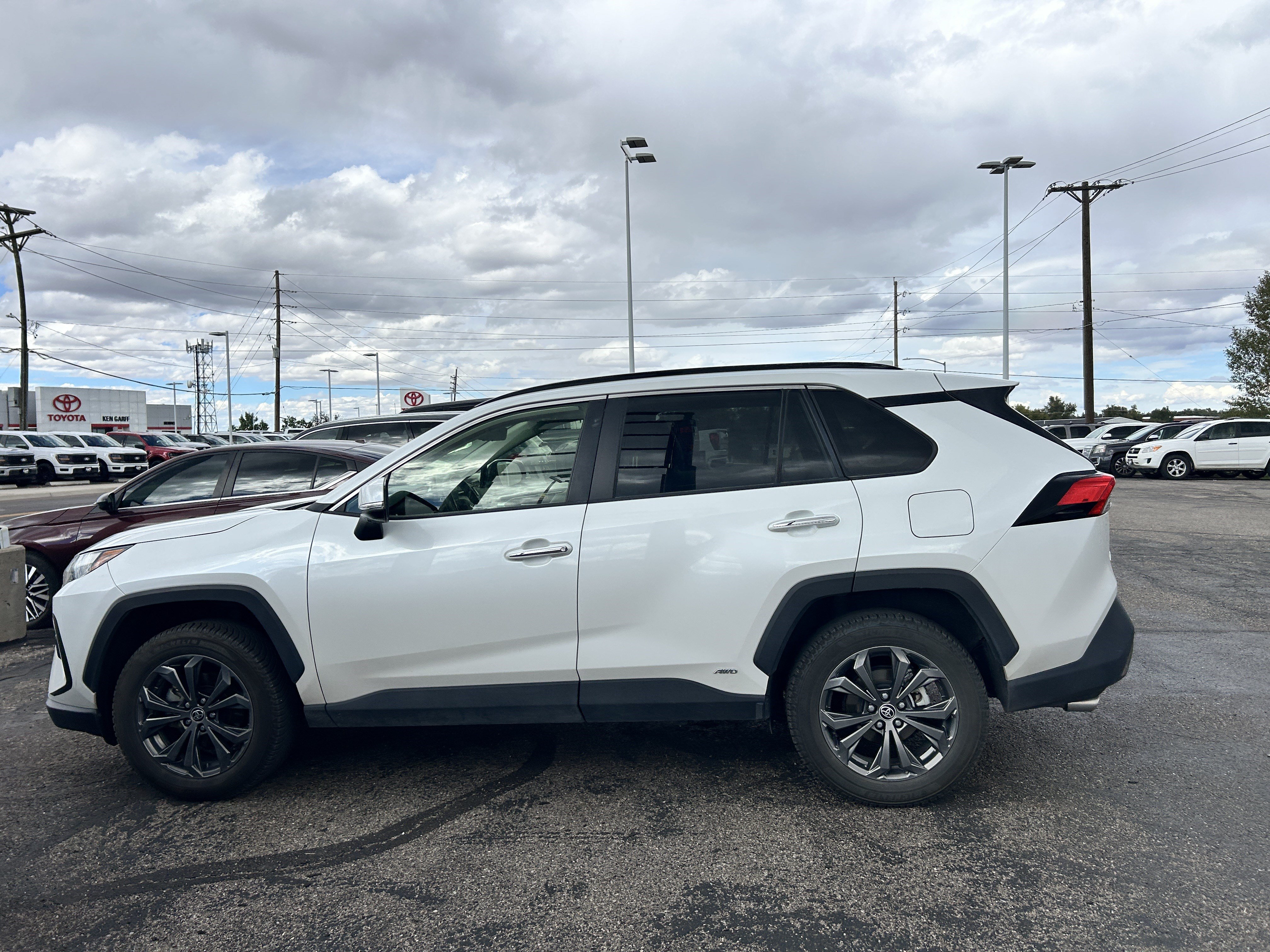Used 2023 Toyota RAV4 Limited AWD/4WD image 2