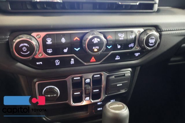 Used 2024 Jeep Gladiator Sport w/ Premium Package AWD/4WD image 19