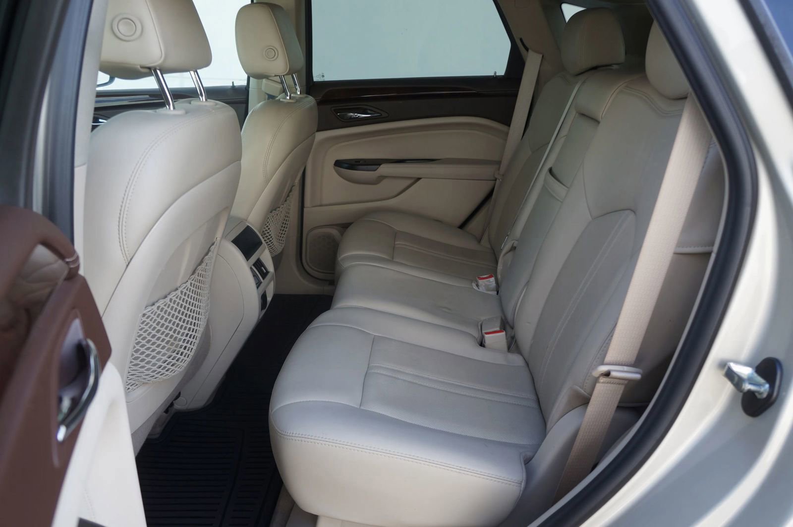 Used 2016 Cadillac SRX Luxury w/ Driver Awareness Package image 34