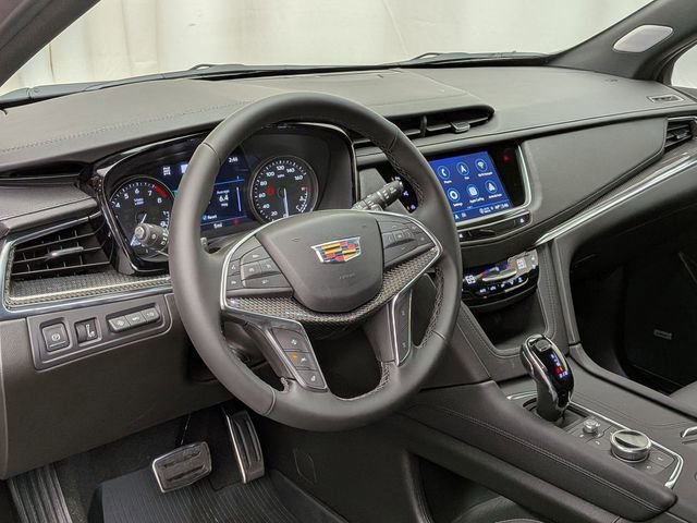 New 2026 Cadillac XT5 Sportv w/ LPO, Floor Liner Package image 9
