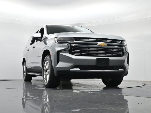 Used 2024 Chevrolet Suburban Premier AWD/4WD image 39