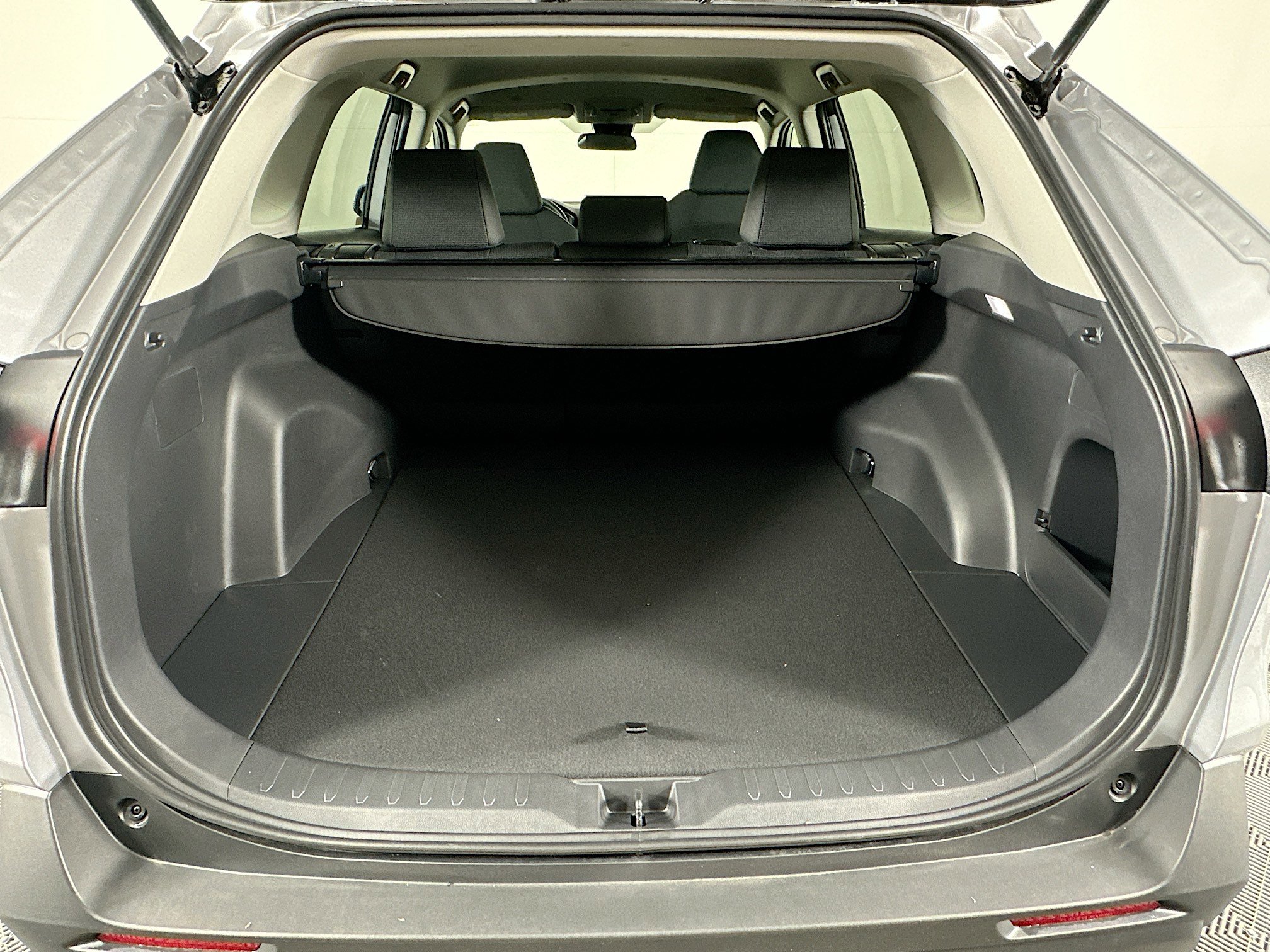 Used 2025 Toyota RAV4 LE image 28