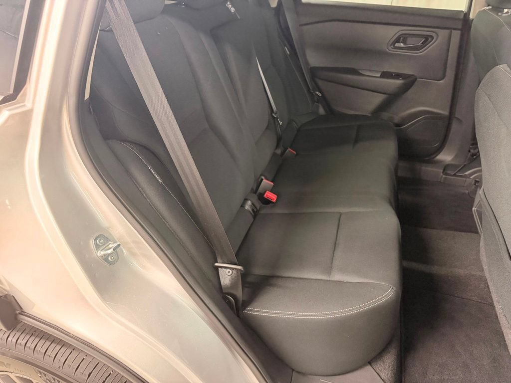 Used 2024 Nissan Rogue S AWD/4WD image 38