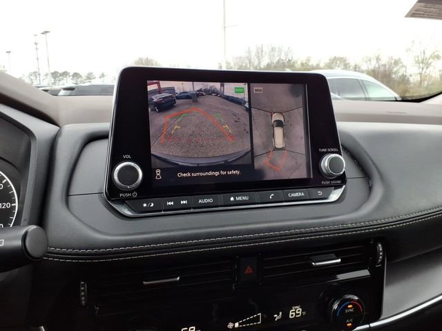 Used 2021 Nissan Rogue SV image 15