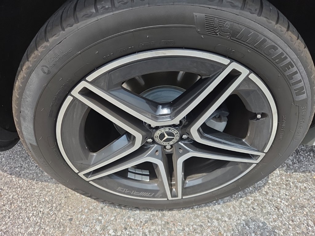 Used 2024 Mercedes-Benz GLS 450 4MATIC image 10