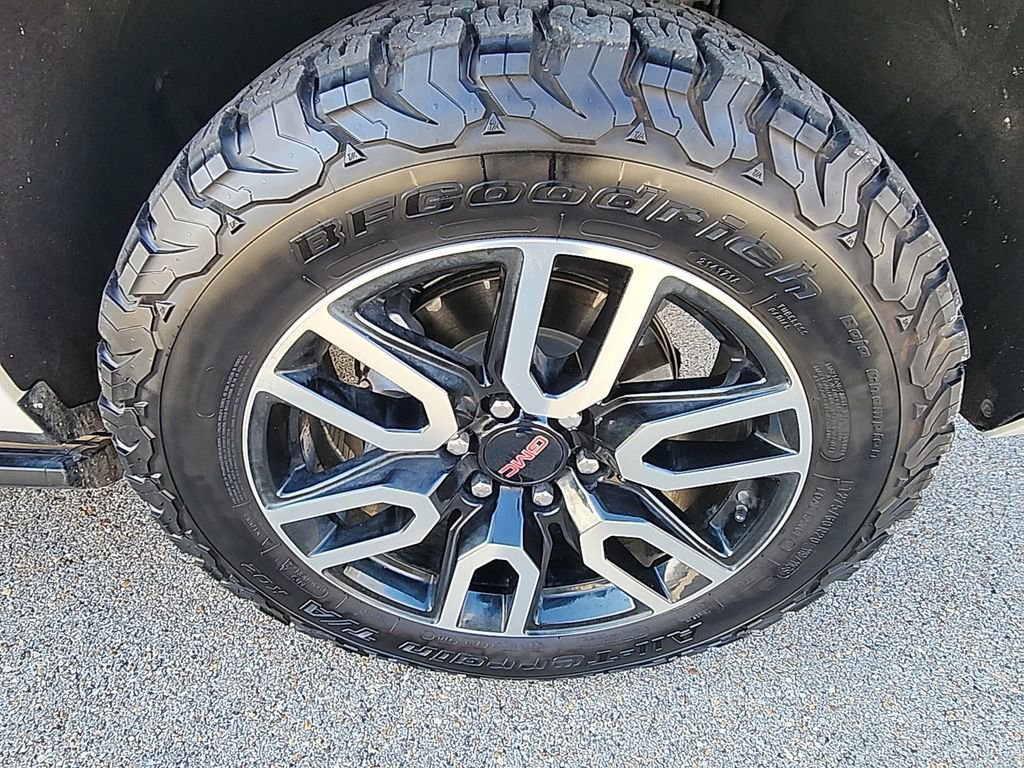 Used 2023 GMC Yukon AT4 w/ AT4 Premium Plus Package image 10