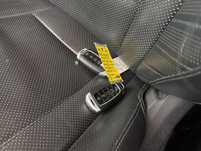 Used 2021 Hyundai Elantra Limited image 28