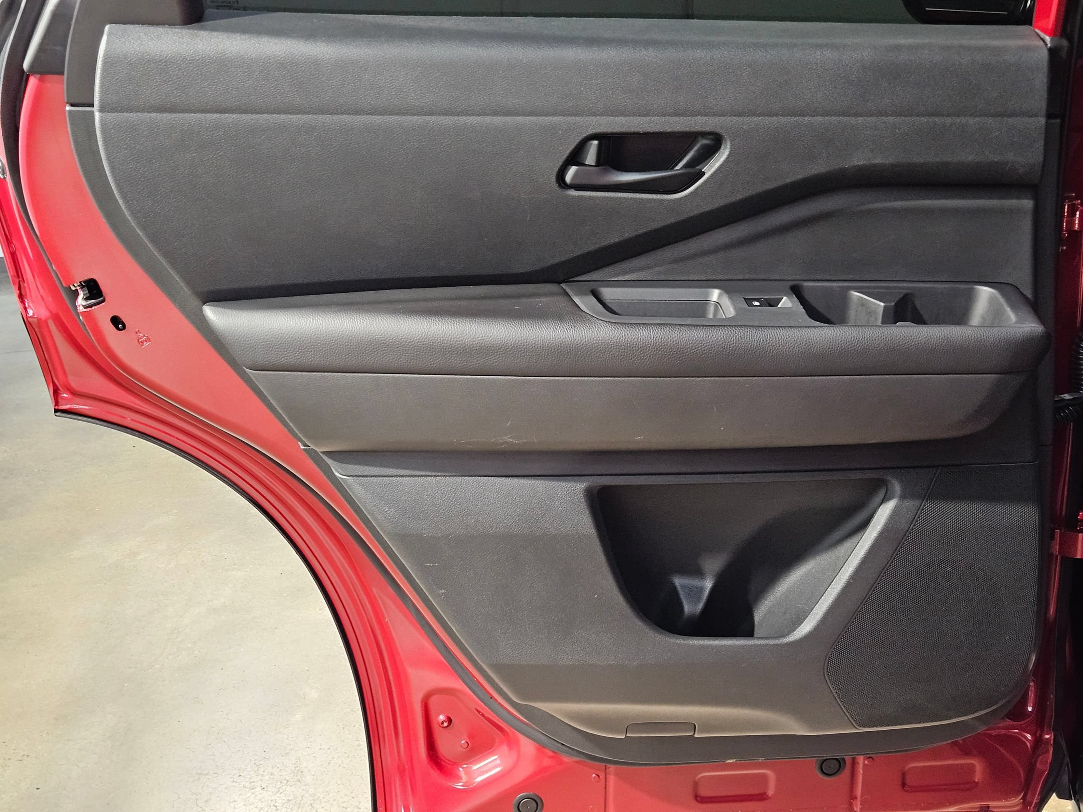 Used 2023 Nissan Pathfinder SV AWD/4WD image 33