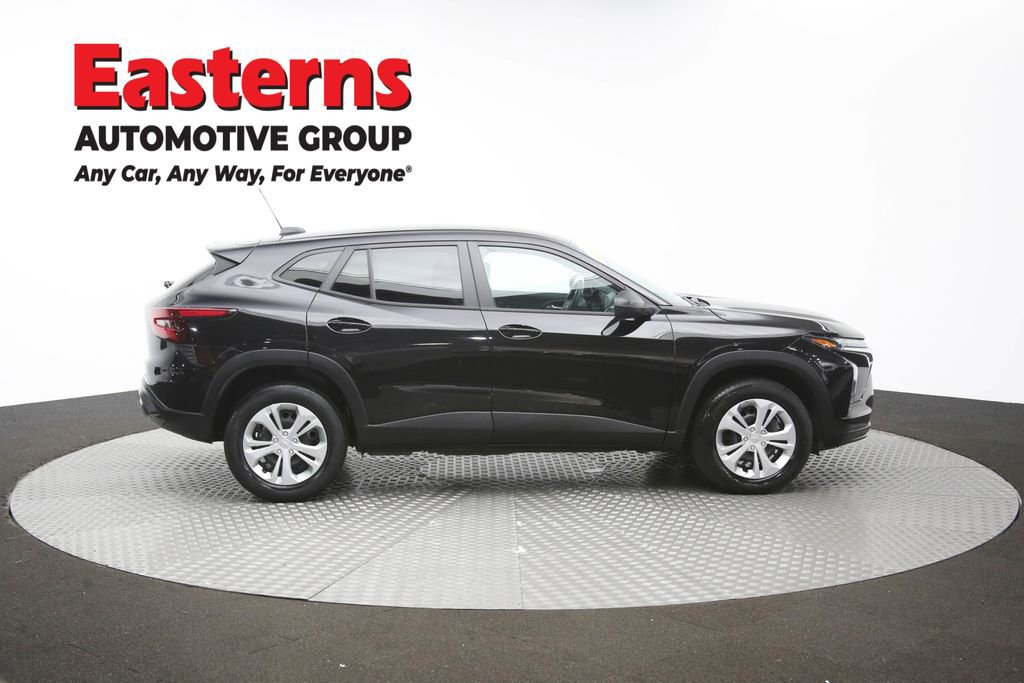 Used 2024 Chevrolet Trax LS FWD image 43