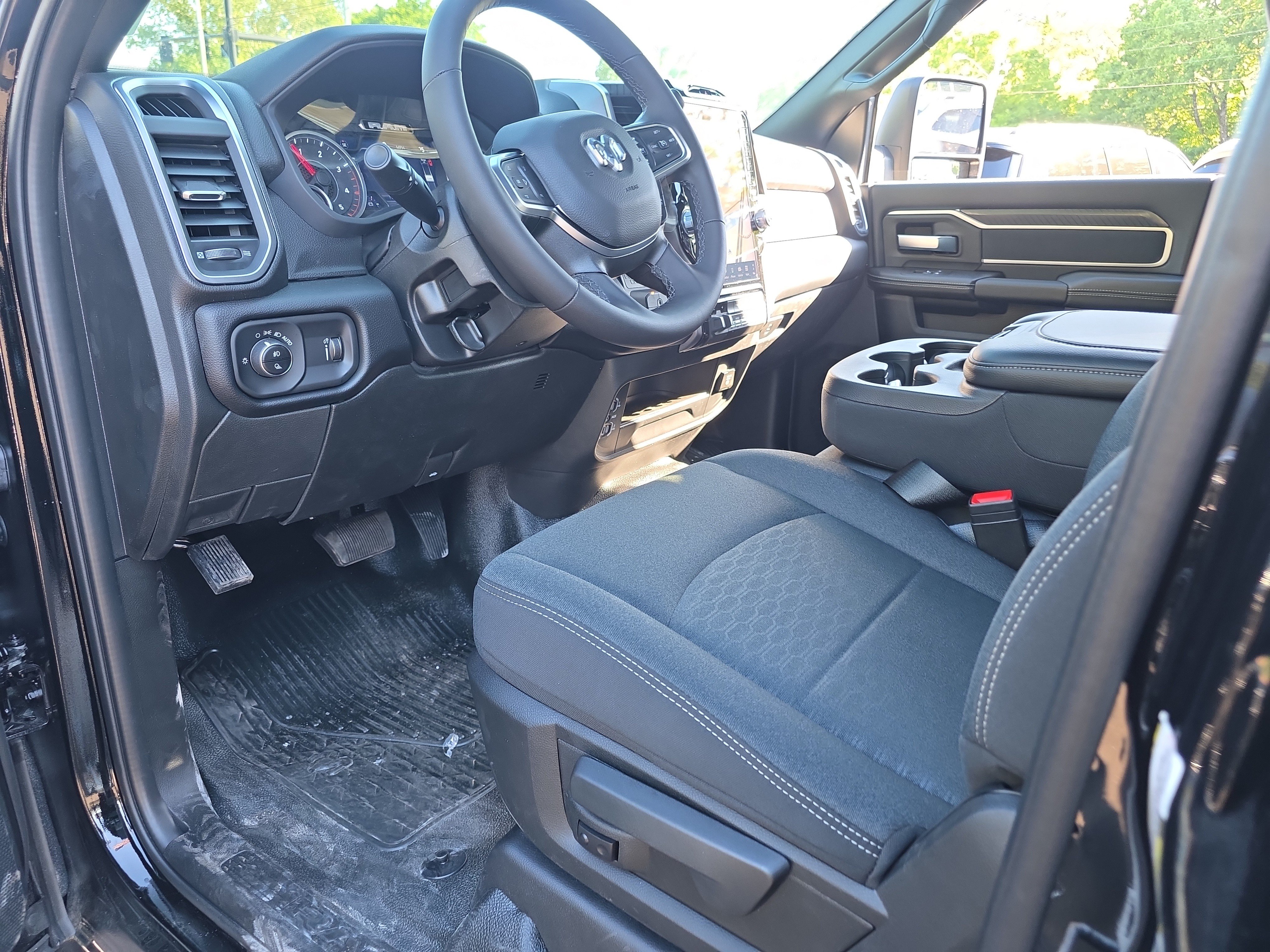 New 2026 RAM 5500 4x4 Crew Cab image 3