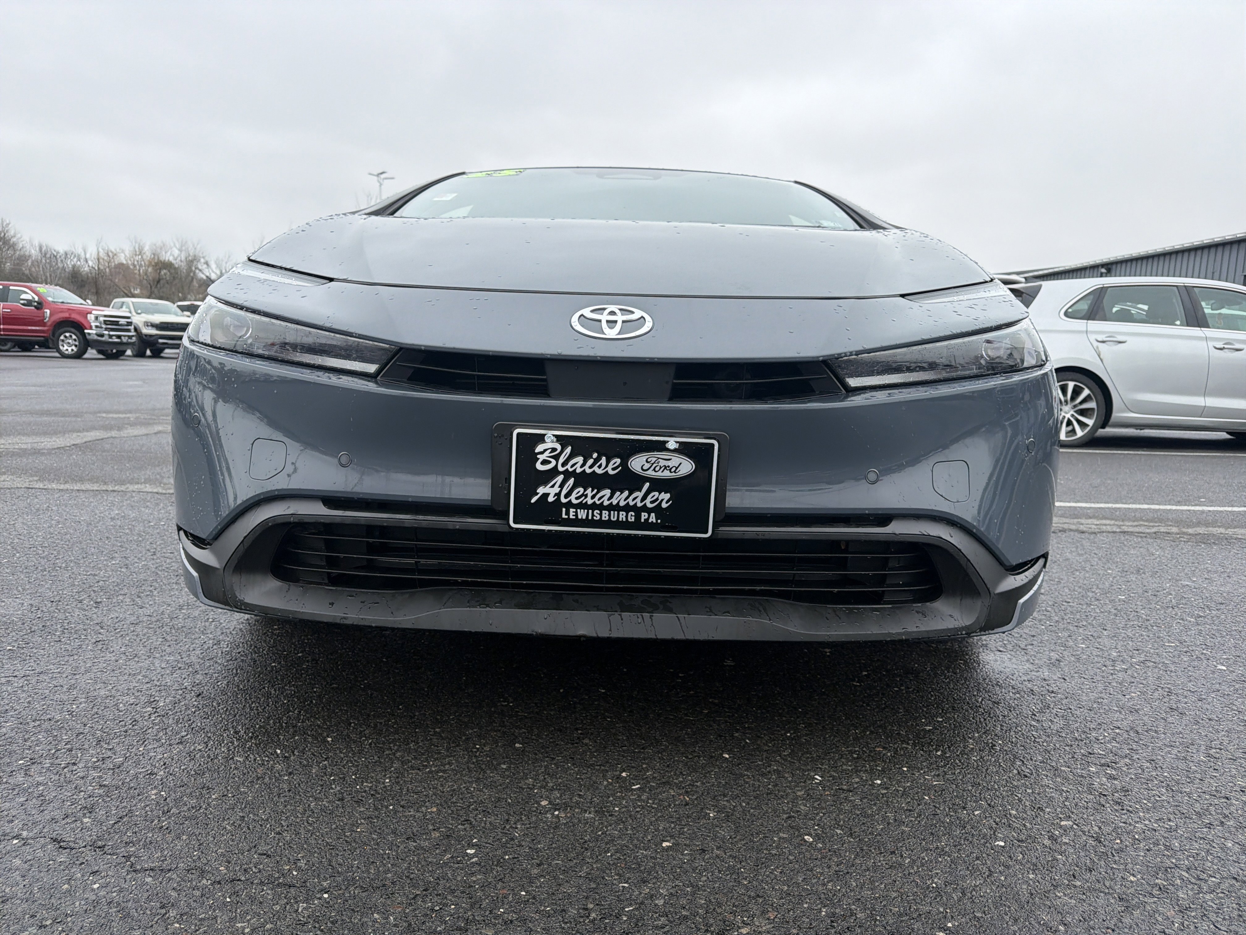 Used 2025 Toyota Prius LE image 9