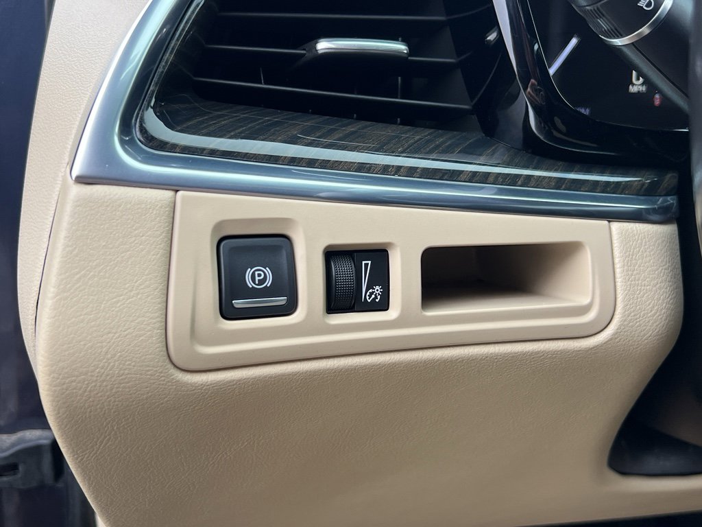 Used 2019 Cadillac XT5 AWD image 16