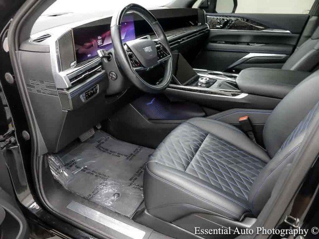 Used 2025 Cadillac Escalade IQ Luxury 1 AWD/4WD image 13