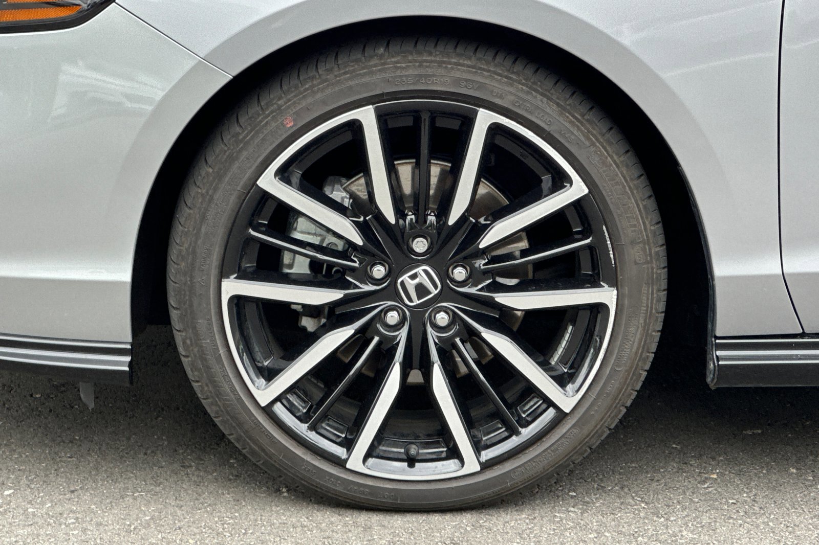 Used 2023 Honda Accord Touring image 11