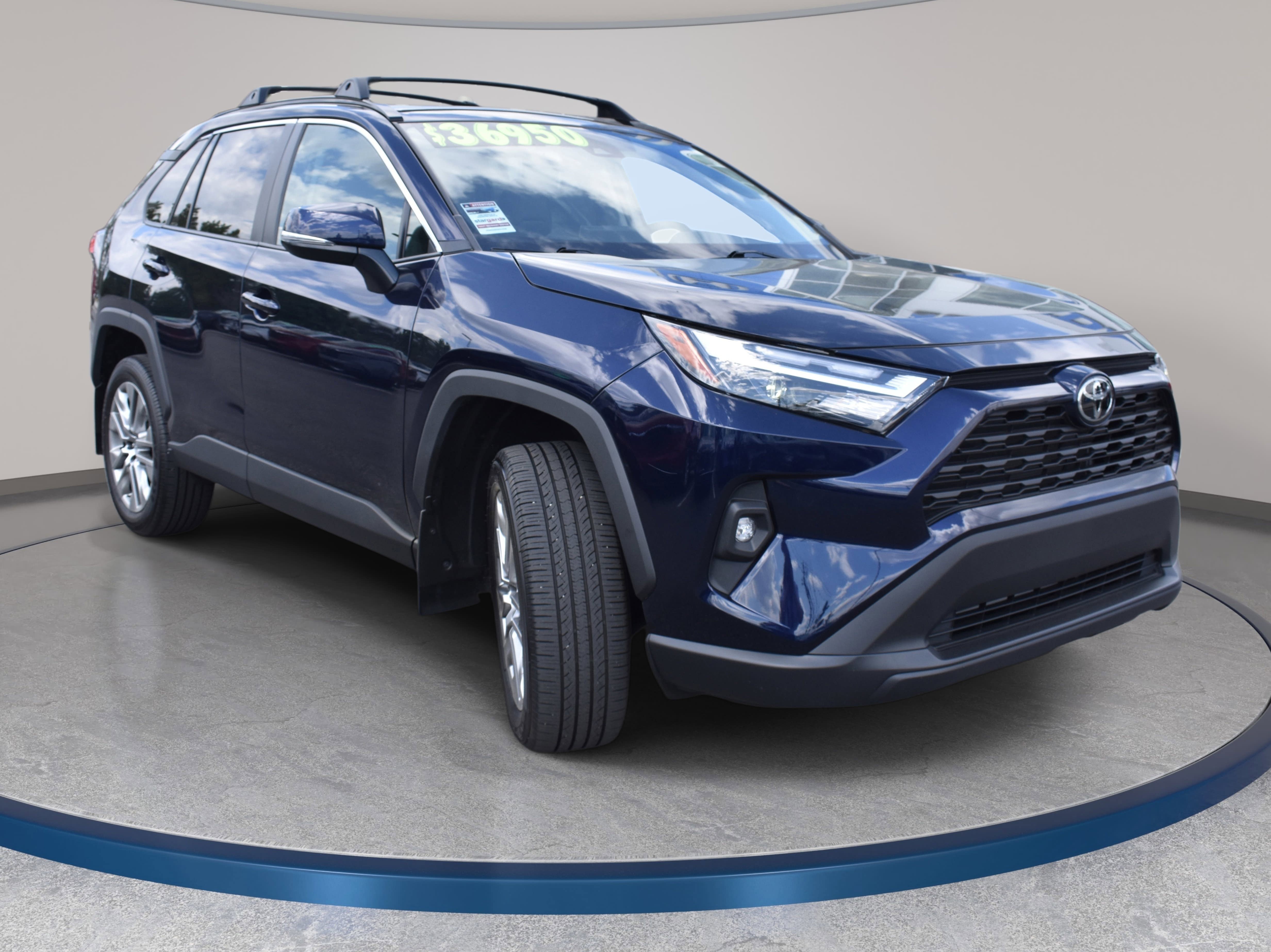 Used 2025 Toyota RAV4 XLE Premium FWD image 4