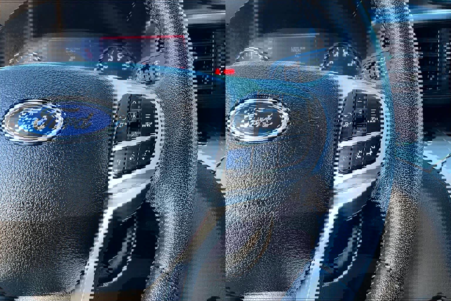 Used 2023 Ford Explorer XLT image 24