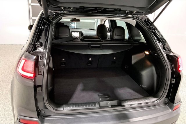 Used 2019 Jeep Cherokee Trailhawk w/ Comfort & Convenience Group AWD/4WD image 48