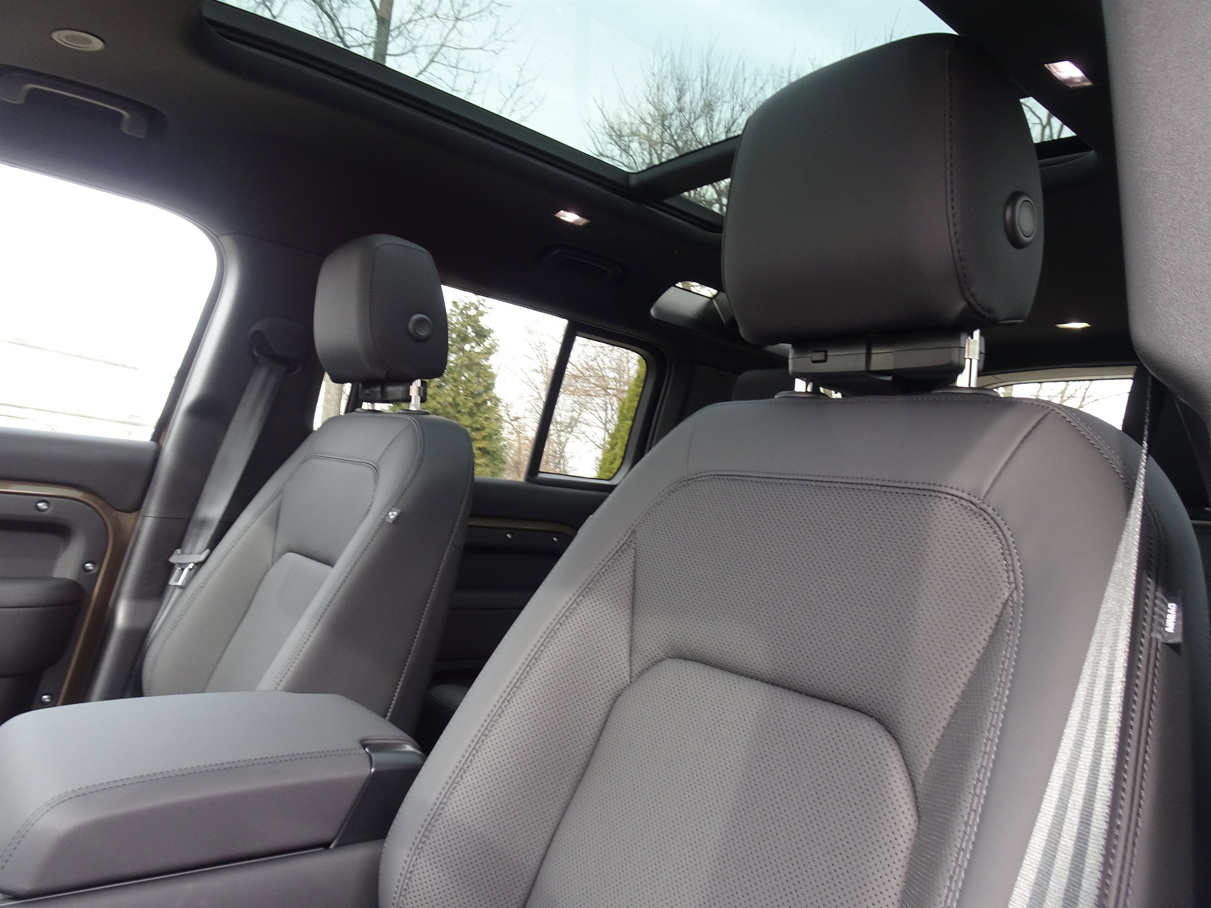 New 2026 Land Rover Defender 110 S image 17