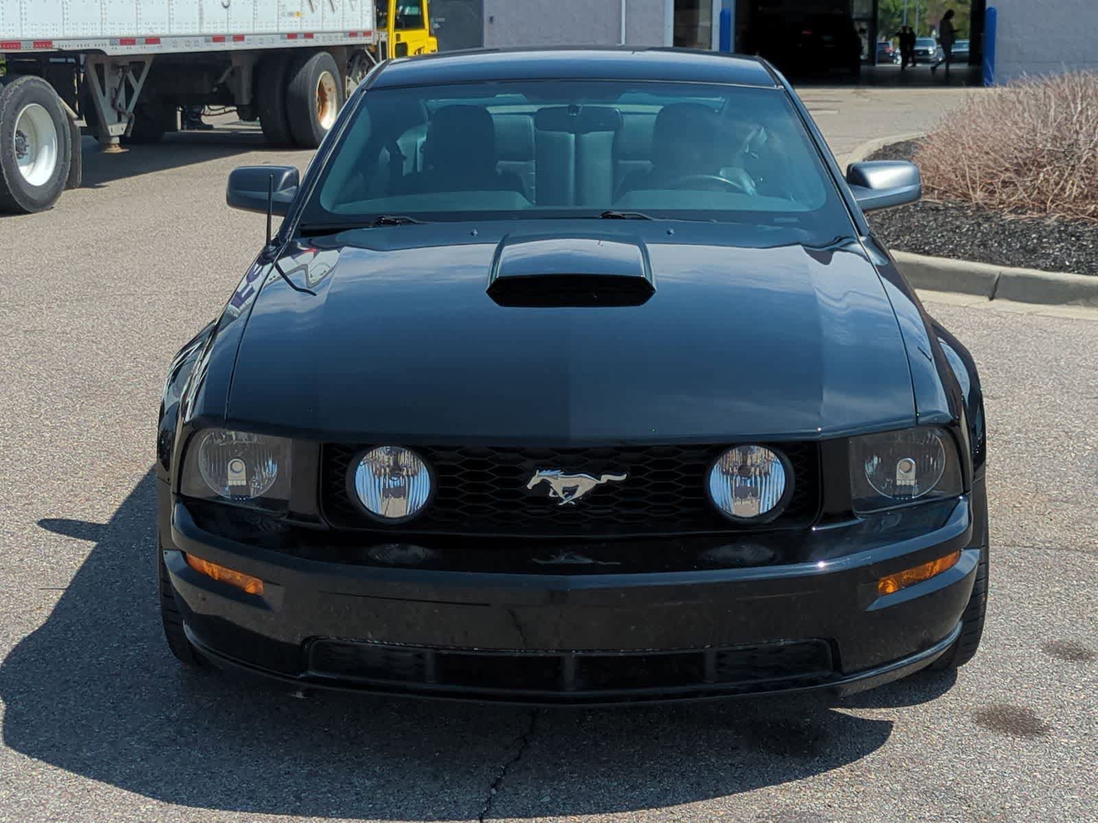 Used 2008 Ford Mustang GT Premium RWD image 3