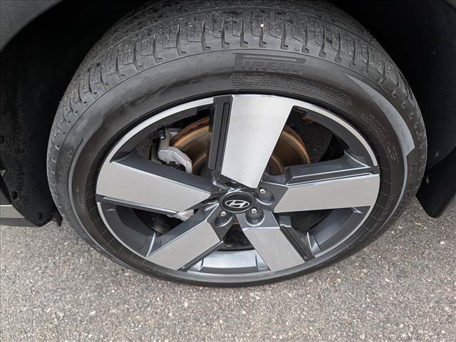 Certified 2024 Hyundai Santa Fe Limited AWD/4WD image 9