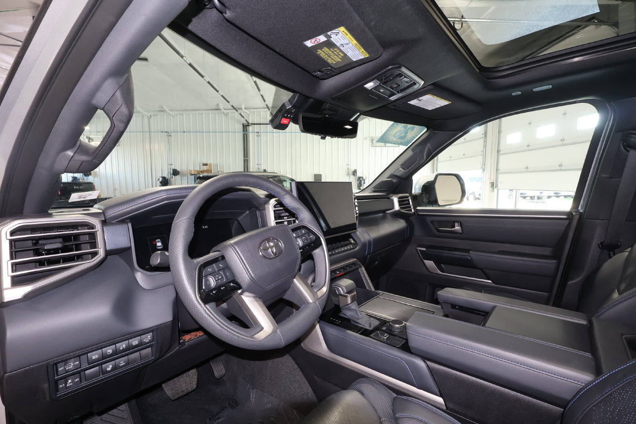 Used 2026 Toyota Sequoia Platinum AWD/4WD image 9
