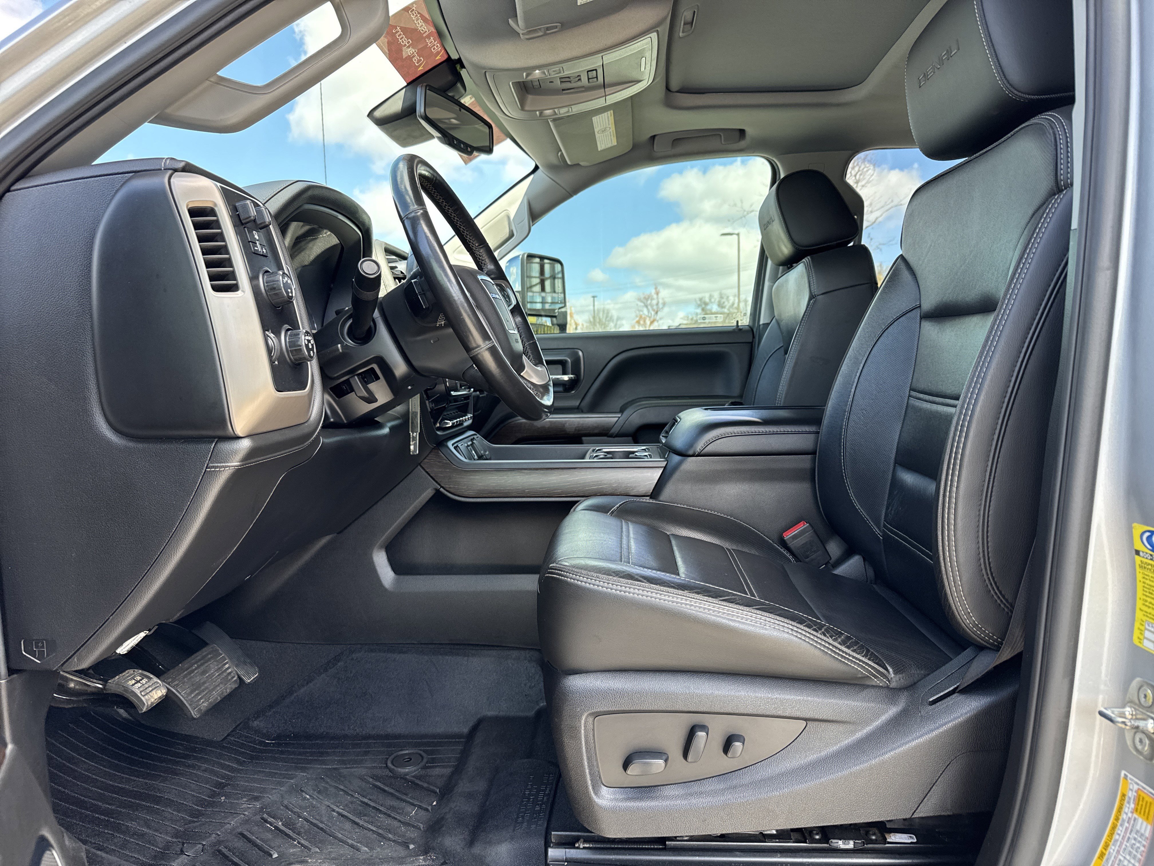 Used 2019 GMC Sierra 2500 Denali w/ Duramax Plus Package image 14