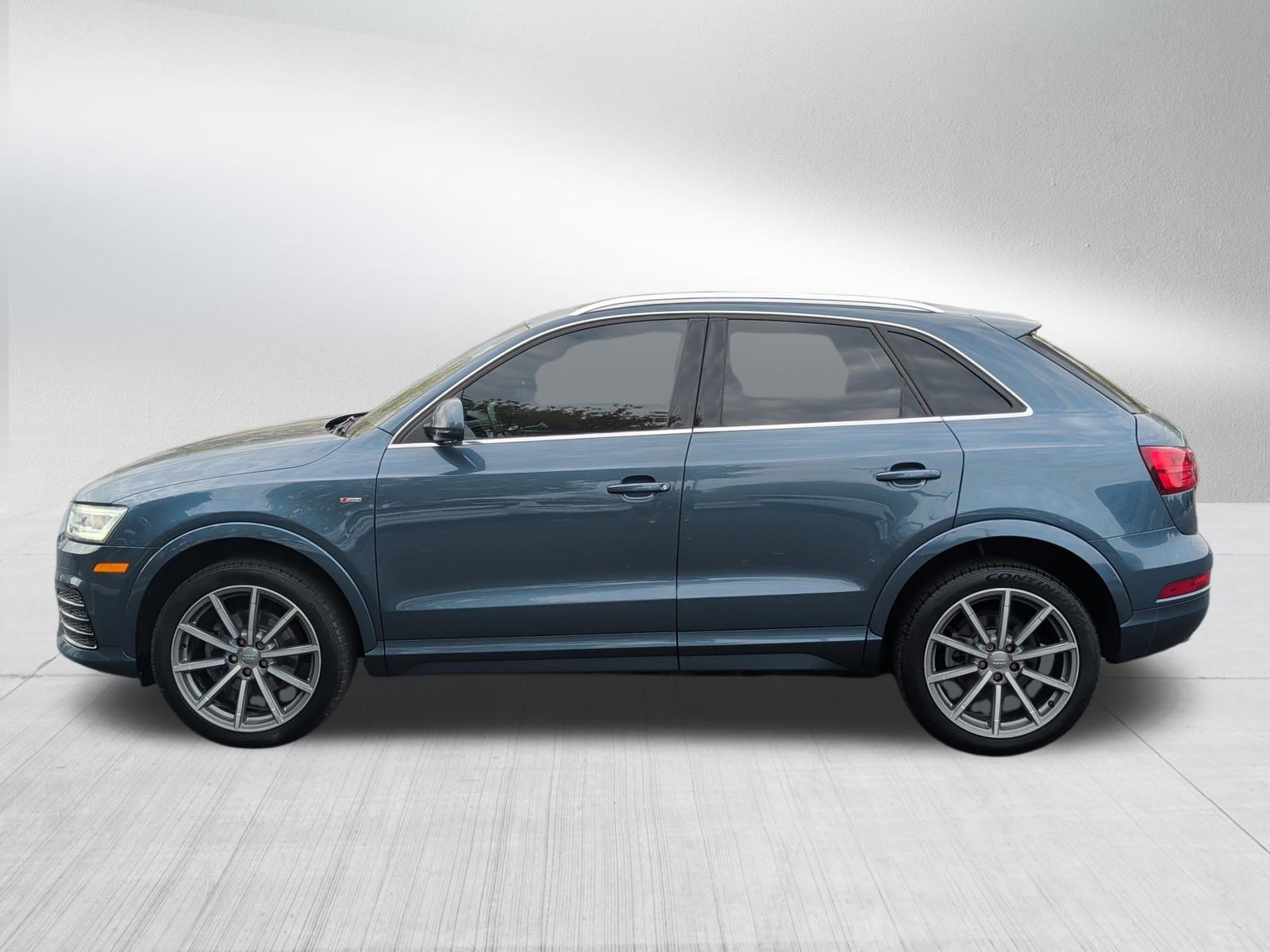 Used 2018 Audi Q3 2.0T Premium Plus w/ Premium Plus Package AWD/4WD image 4