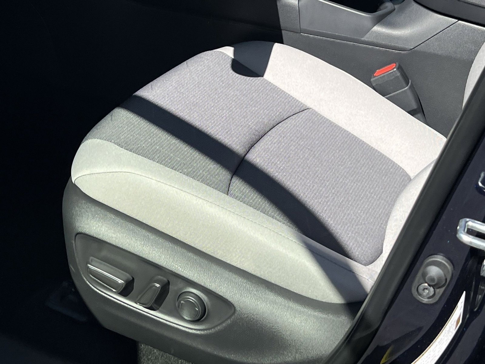 New 2025 Toyota RAV4 XLE image 8