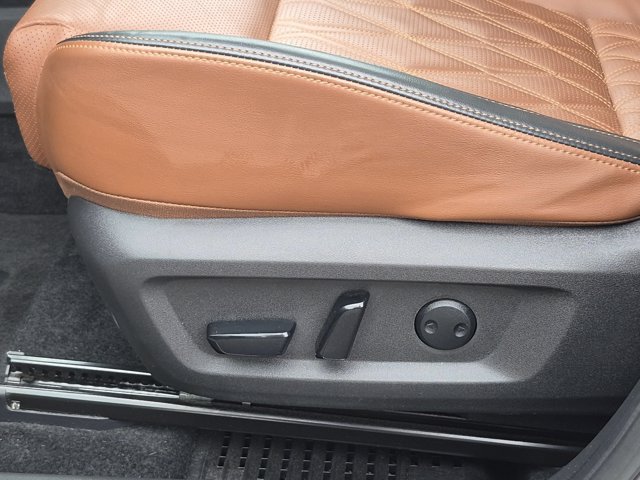 Used 2026 Nissan Rogue Platinum w/ Platinum Premium Package AWD/4WD image 14