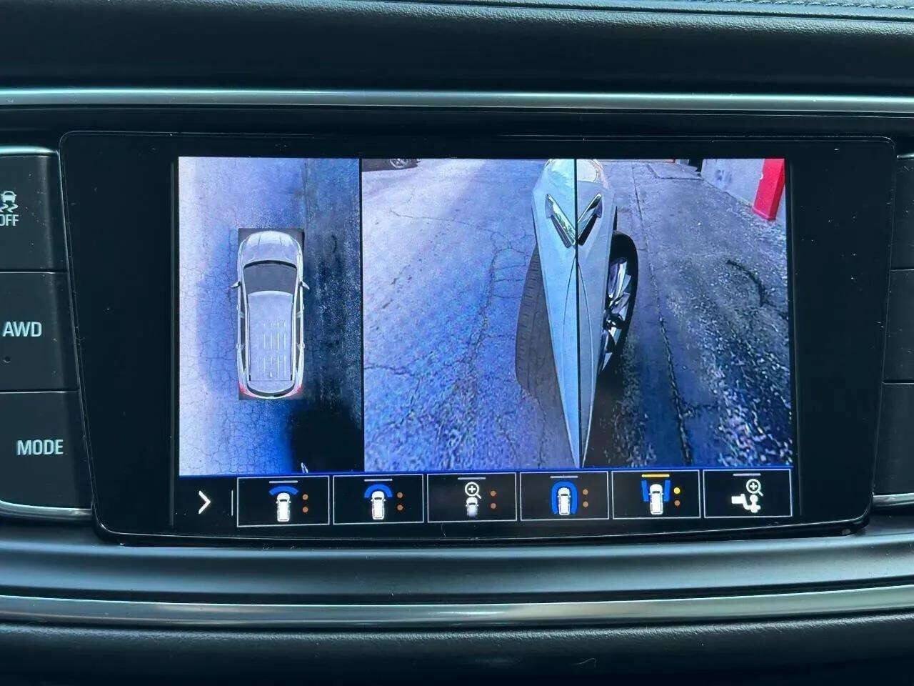 Used 2020 Buick Enclave Essence w/ Sound and Sites Package AWD/4WD image 38