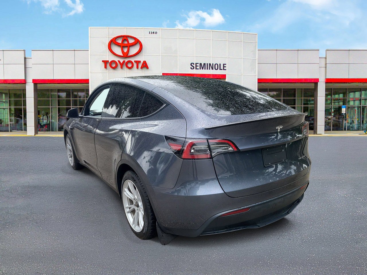 Used 2023 Tesla Model Y Long Range AWD/4WD image 4