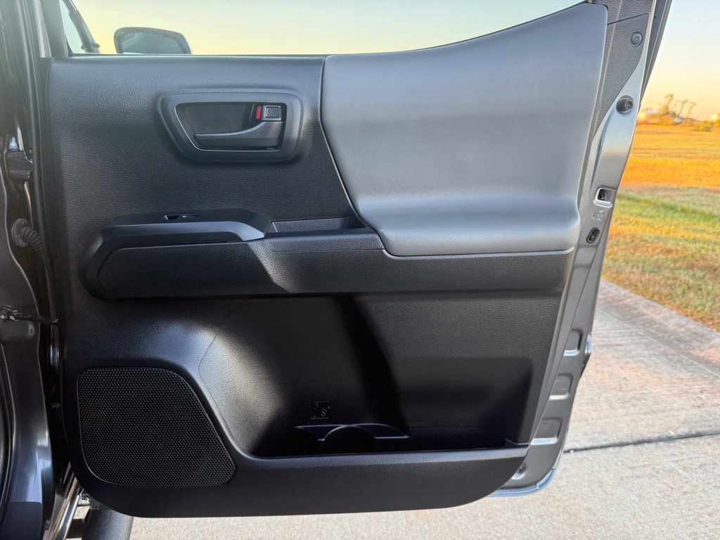 Used 2023 Toyota Tacoma SR AWD/4WD image 15