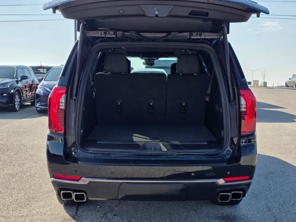 Used 2025 GMC Yukon XL AT4 Ultimate image 7