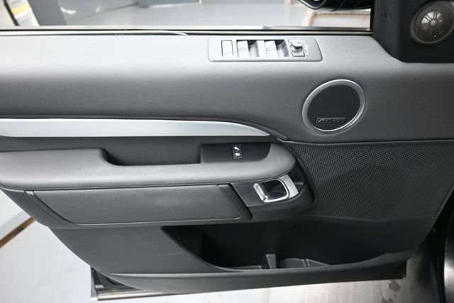 Used 2020 Land Rover Discovery Landmark AWD/4WD image 13