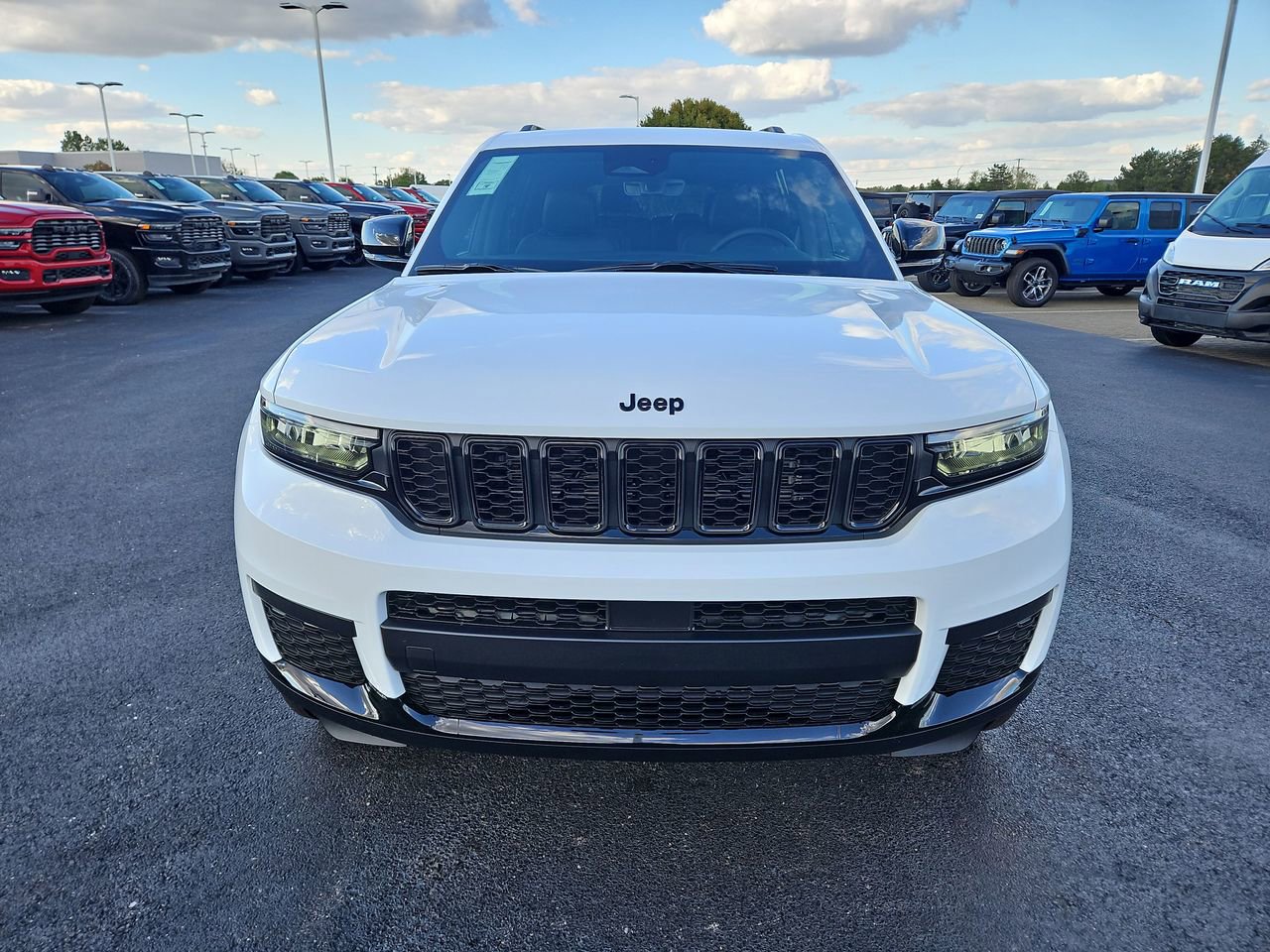 New 2025 Jeep Grand Cherokee L Altitude image 2