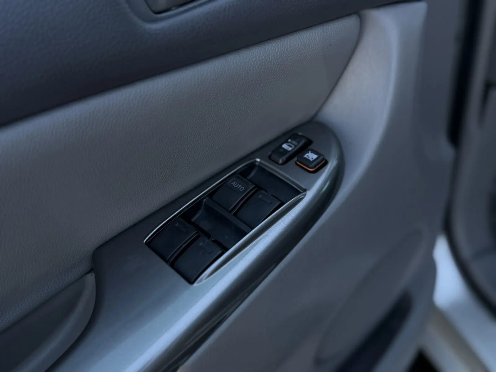 Used 2009 Toyota Sienna CE FWD image 21